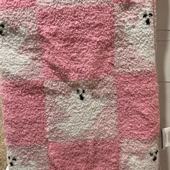 Viral TikTok 2024 Cupcakes and Cashmere pink ghost throw 50”x70” blanket NWT - Picture 4 of 8